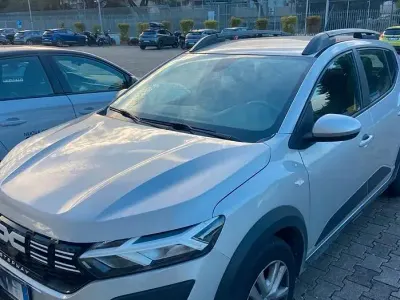 Usata Dacia Sandero Expression 101 CV (74 kW) 2024 Grigio Berlina