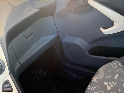 Usata Ford Ka 69 CV (50 kW) 2009 Bianco Utilitaria