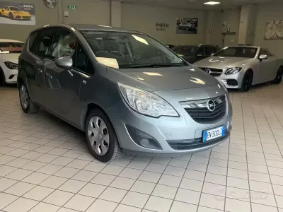 Usata Opel Meriva Cosmo 101 CV (74 kW) 2012 Grigio Monovolume