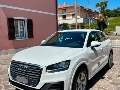Usata Audi Q2 Sport 116 CV (85 kW) 2017 Bianco SUV
