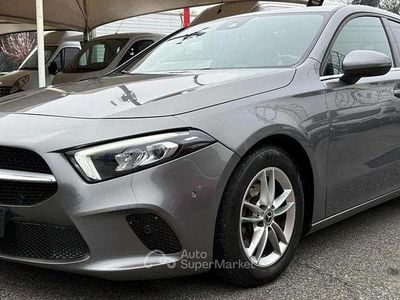 Usata Mercedes A180 Business 116 CV (85 kW) 2019 Grigio scuro Berlina