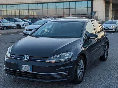 Usata VW Golf VIII 110 CV (80 kW) 2020 Grigio Berlina