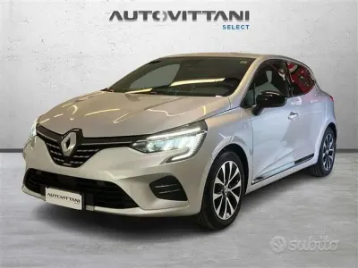 Usata Renault Clio V Techno 91 CV (66 kW) 2023 Grigio Berlina