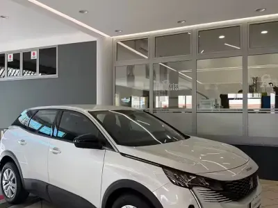 Usata Peugeot 3008 Active 131 CV (96 kW) 2022 Bianco SUV