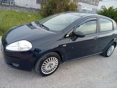 Usata Fiat Punto 95 CV (69 kW) 2006 Utilitaria