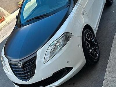 Usata Lancia Ypsilon 95 CV (69 kW) 2016 Bianco Utilitaria
