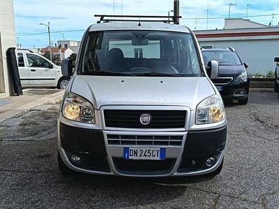 Usata Fiat Doblò 86 CV (63 kW) 2008 Gray Monovolume