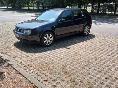 Usata VW Golf IV 101 CV (74 kW) 2004 Berlina