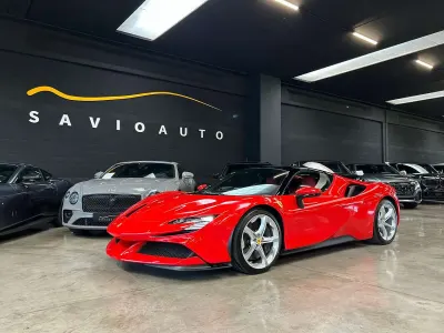 Usata Ferrari SF90 780 CV (573 kW) 2021 Rosso scuderia Coupé
