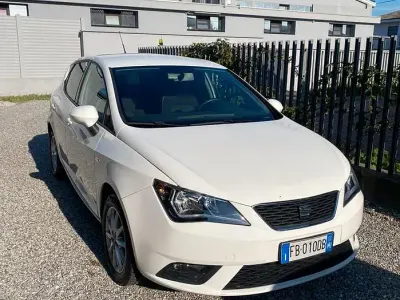 Usata Seat Ibiza CONNECT 75 CV (55 kW) 2015 Bianco Berlina
