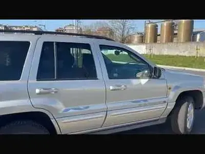 Usata Jeep Grand Cherokee Overland 163 CV (119 kW) 2005 Argento SUV