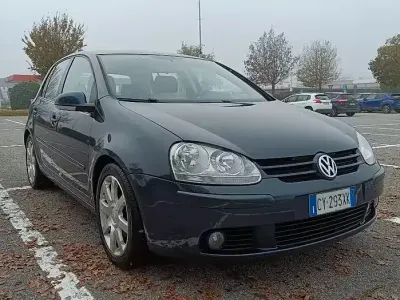 Usata VW Golf IV 115 CV (84 kW) 2005 Bluazzurro Berlina