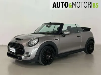 Usata Mini Cooper Cabriolet 192 CV (141 kW) 2017 Grigio Cabrio