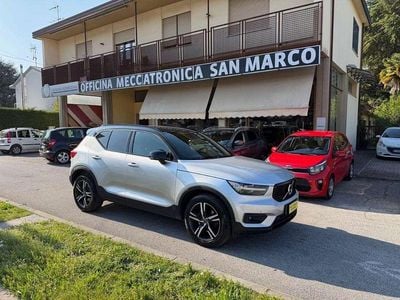 Usata Volvo XC40 R-Design 190 CV (139 kW) 2018 Grigio chiaro SUV