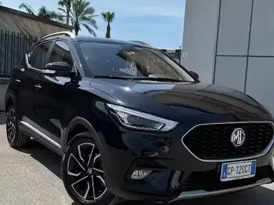 Usata MG ZS Luxury 106 CV (77 kW) 2023 Nero SUV