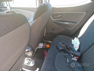 Usata Lancia Ypsilon 95 CV (69 kW) 2013 Bianco Utilitaria