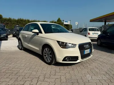 Usata Audi A1 Attraction 86 CV (63 kW) 2011 Beige Utilitaria