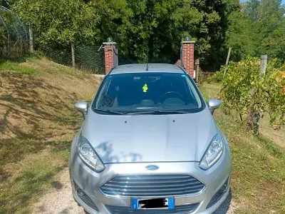 Usata Ford Fiesta Titanium 75 CV (55 kW) 2017 Giallo Utilitaria