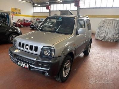 Grigio Usata 2011 Suzuki Jimny SUV | 12.900 € (Buon prezzo)