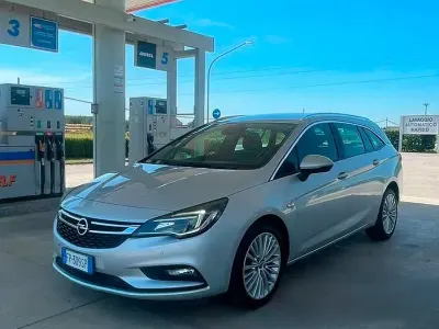 Usata Opel Astra 136 CV (100 kW) 2018 Grigio Station wagon