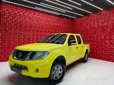 Usata Nissan Navara 144 CV (105 kW) 2014 Giallo Pick-up