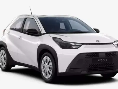 Nuova Toyota Aygo X 92 CV (67 kW) 2026 Super white SUV