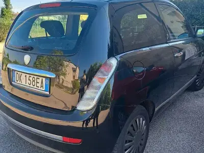 Usata Lancia Ypsilon 60 CV (44 kW) 2007 Nero Utilitaria