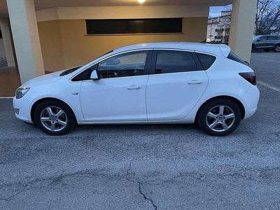 Usata Opel Astra Cosmo 131 CV (96 kW) 2012 Berlina