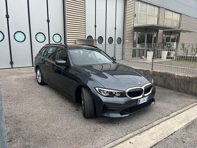 Usata BMW 320e Advantage 190 CV (139 kW) 2021 Grigio Station wagon
