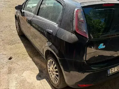 Usata Fiat Grande Punto 69 CV (50 kW) 2014 Bluazzurro Utilitaria