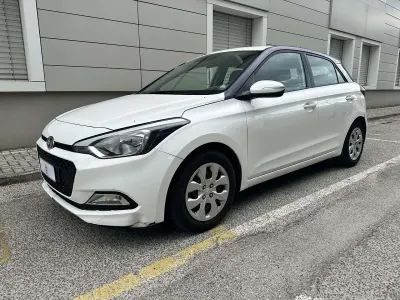 Usata Hyundai i20 Active 75 CV (55 kW) 2017 Bianco Berlina