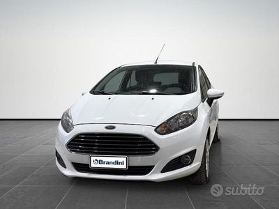 Usata Ford Fiesta 60 CV (44 kW) 2014 Bianco Utilitaria