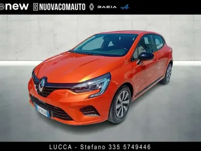 Usata Renault Clio V Equilibre 101 CV (74 kW) 2023 Arancione Berlina