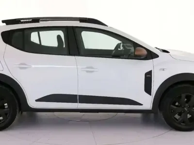 Usata Dacia Sandero Extreme 101 CV (74 kW) 2024 Bianco SUV