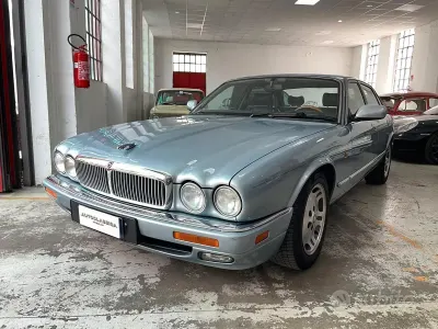 Usata Jaguar XJ Executive 241 CV (177 kW) 1997 Blu Berlina