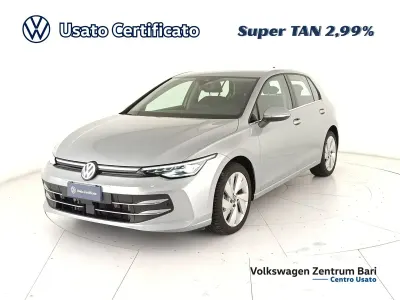 Usado VW Golf VIII Style 150 CV (110 kW) 2025 Plateado Berlina