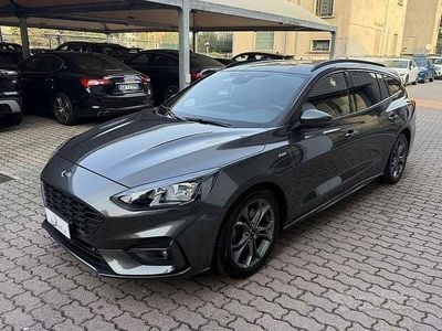 Usata Ford Focus ST-Line 120 CV (88 kW) 2019 Grigio / metallizzato Station wagon