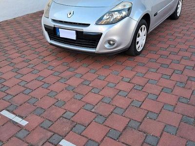 Brugt Renault Clio II 75 HK (55 kW) 2011 Grå Sedan