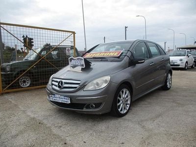 Usata Mercedes B200 140 CV (102 kW) 2007 Grigio Monovolume