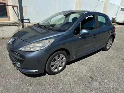 Usata Peugeot 207 109 CV (80 kW) 2006 Grigio Berlina