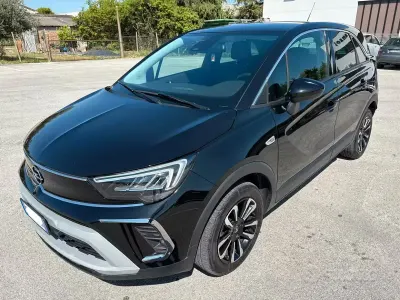 Usata Opel Crossland Elegance 110 CV (80 kW) 2023 Nero SUV