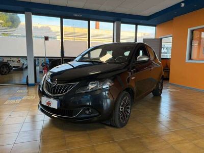 usata Lancia Ypsilon 1.0 firefly hybrid Gold Neop.