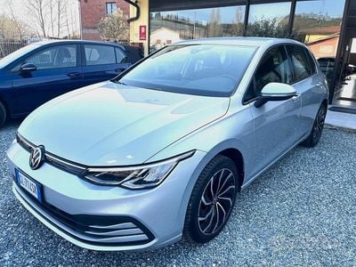 Usata VW Golf VIII Life 150 CV (110 kW) 2022 Grigio Berlina