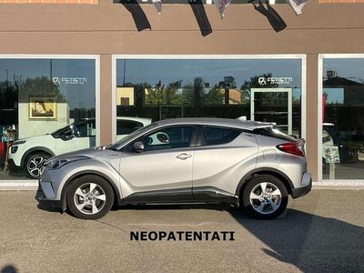 Usata Toyota C-HR Active 98 CV (72 kW) 2017 Argento SUV