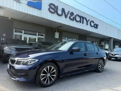 Usata BMW 320 Sport Line 190 CV (139 kW) 2022 Blu/azzurro Berlina