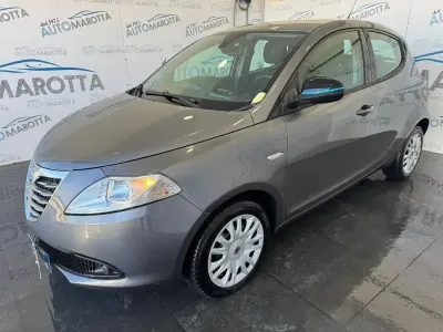 Usata Lancia Ypsilon Gold 69 CV (50 kW) 2014 Grigio Utilitaria