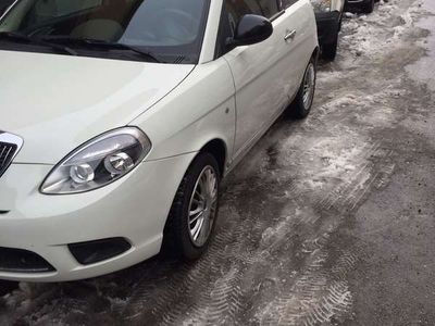 usata Lancia Ypsilon 1.2 8v Argento 69cv