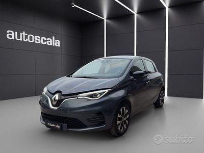 Usata Renault Zoe Zen 100 kW (136 CV) 2022 Grigio titanio Utilitaria