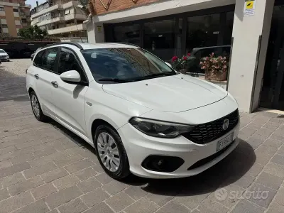 Usata Fiat Tipo Easy 120 CV (88 kW) 2017 Bianco Station wagon