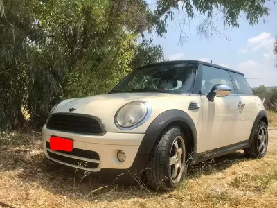 Usata Mini ONE 98 CV (72 kW) 2010 Utilitaria